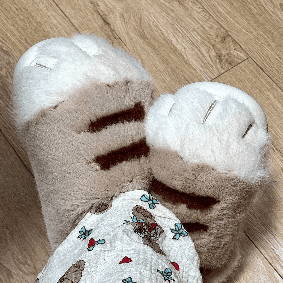 Cat Paw Shaped Slippers - Purrfect Slippers